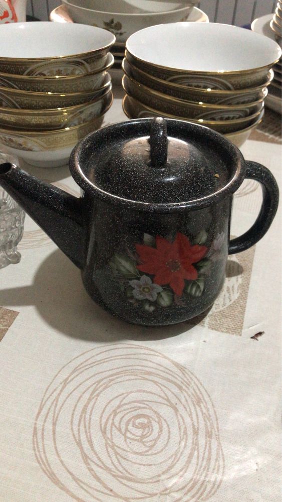 Продам чайники спрашивать в лс