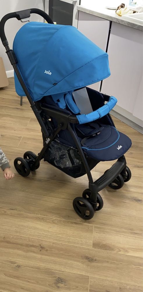 Продам коляску Joie mirius