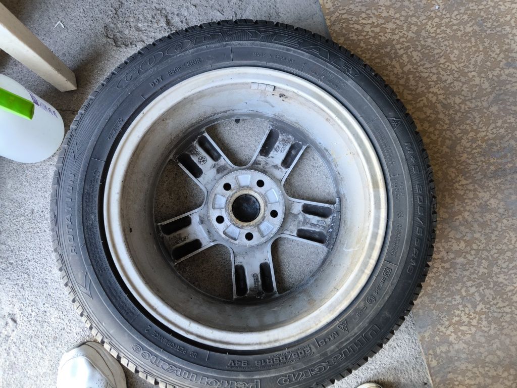 Пара легкосплавных дисков R16 с резиной Good Year 205/55 R16 M+S