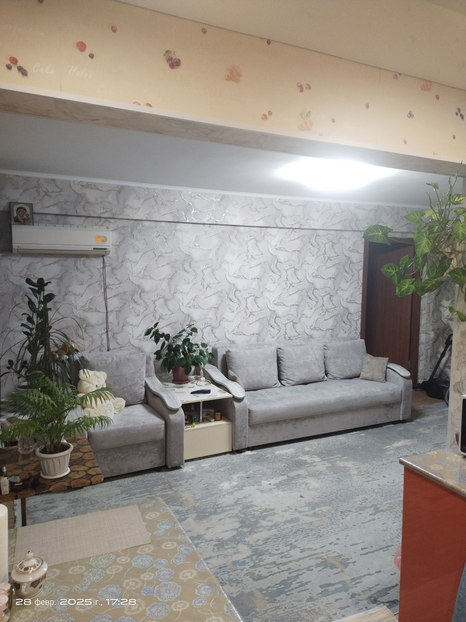 Продам 2-ку с МЕБЕЛЬЮ и БЫТОВОЙ техникой