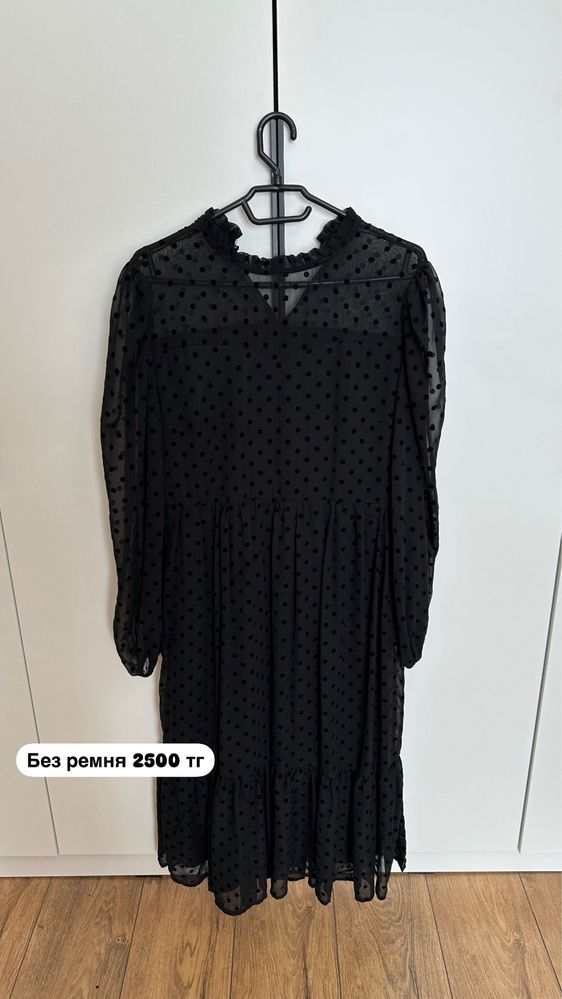 Продам платья 46(м)  размера