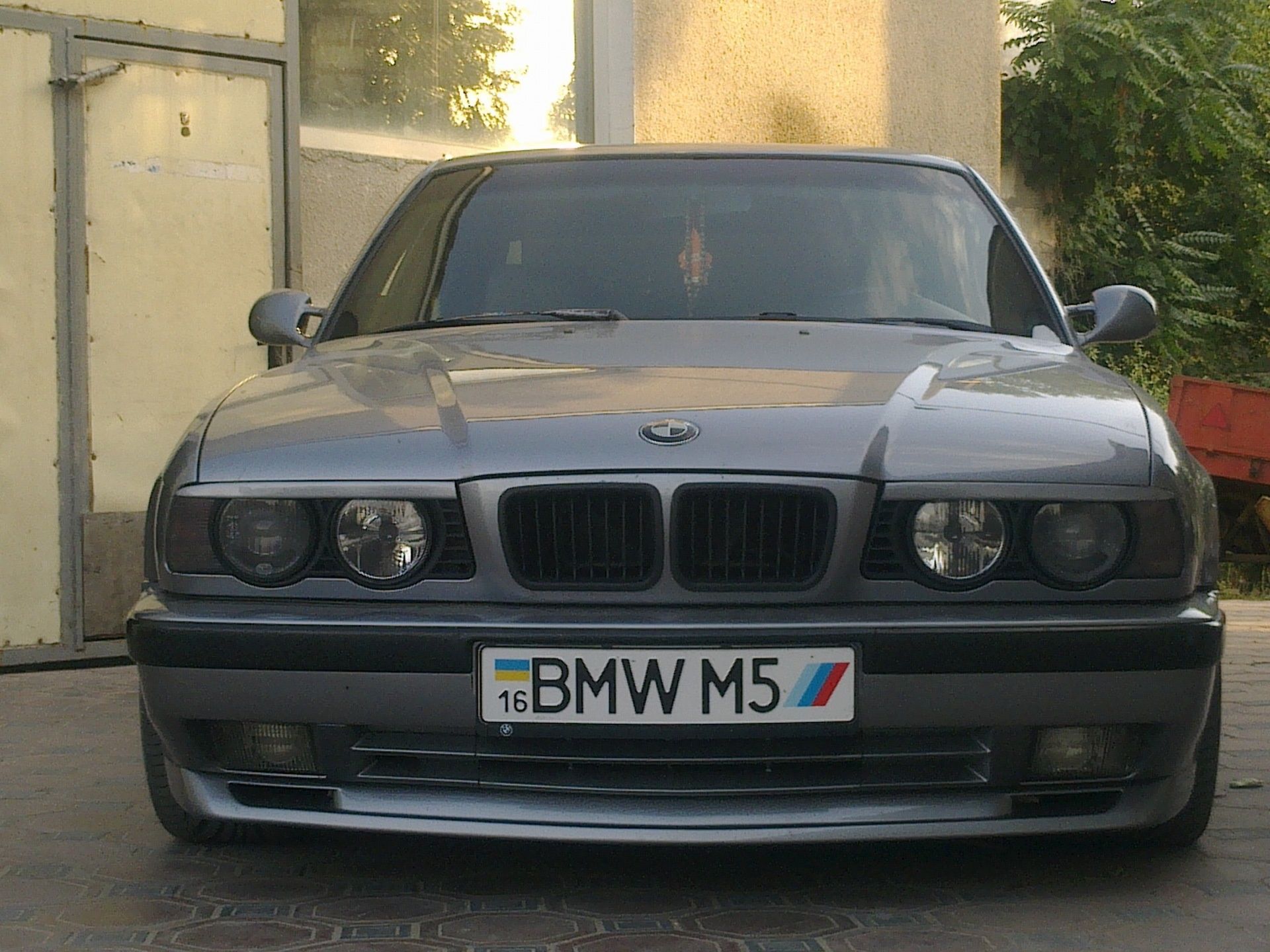 Тюнинг для BMW Е34 бампер M TEX