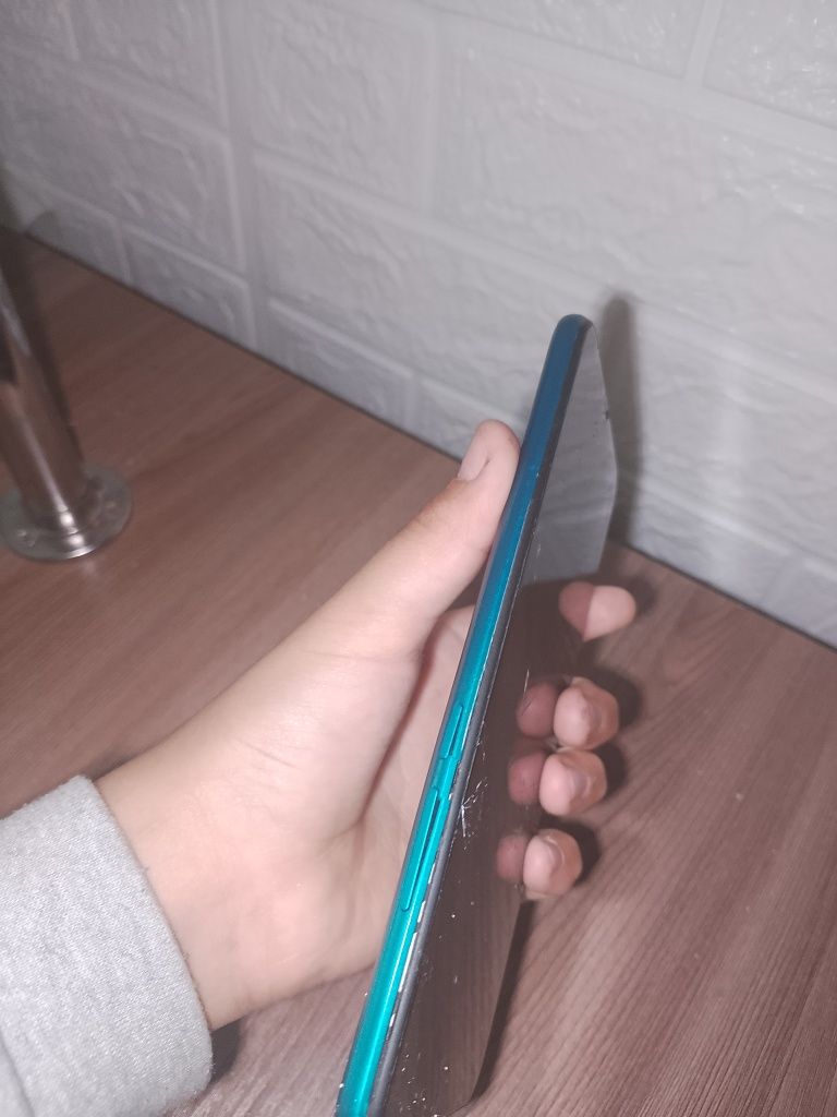 Телефон REDMI 9 разбит экран и корпус