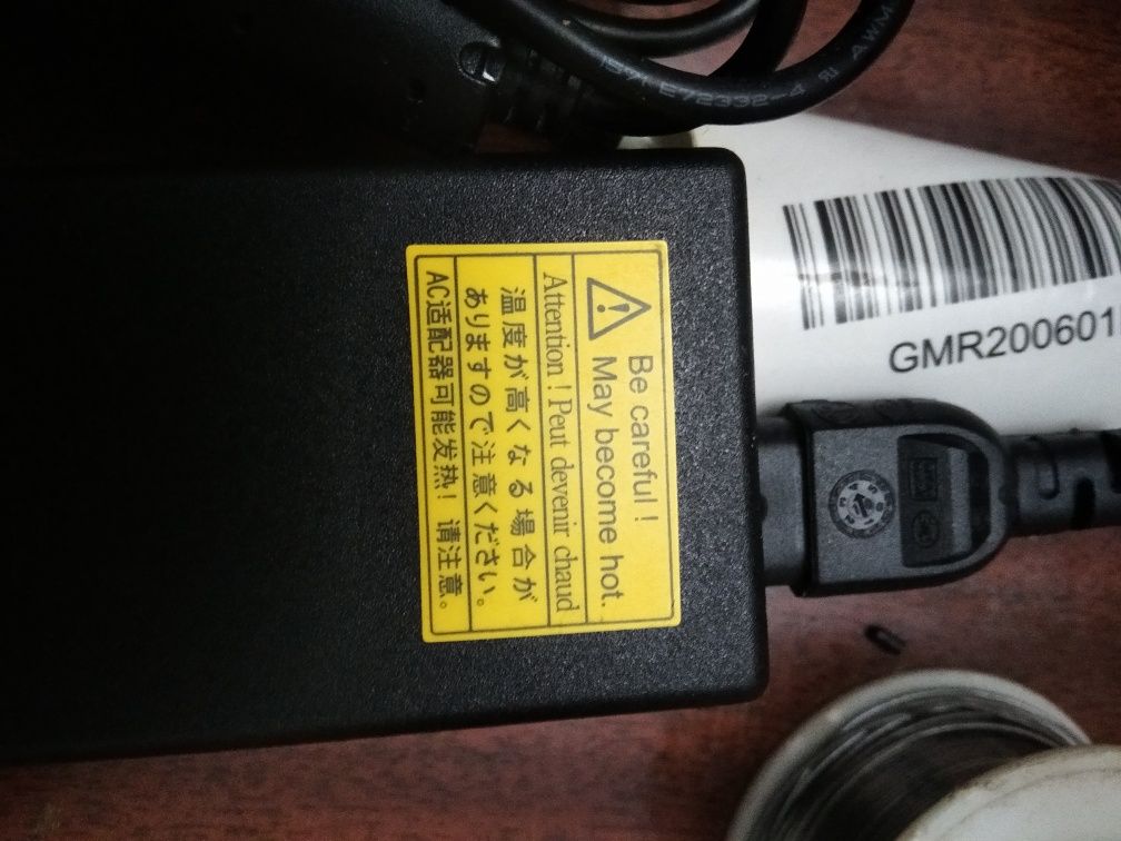Продам блок питания для ноутбука Тошиба