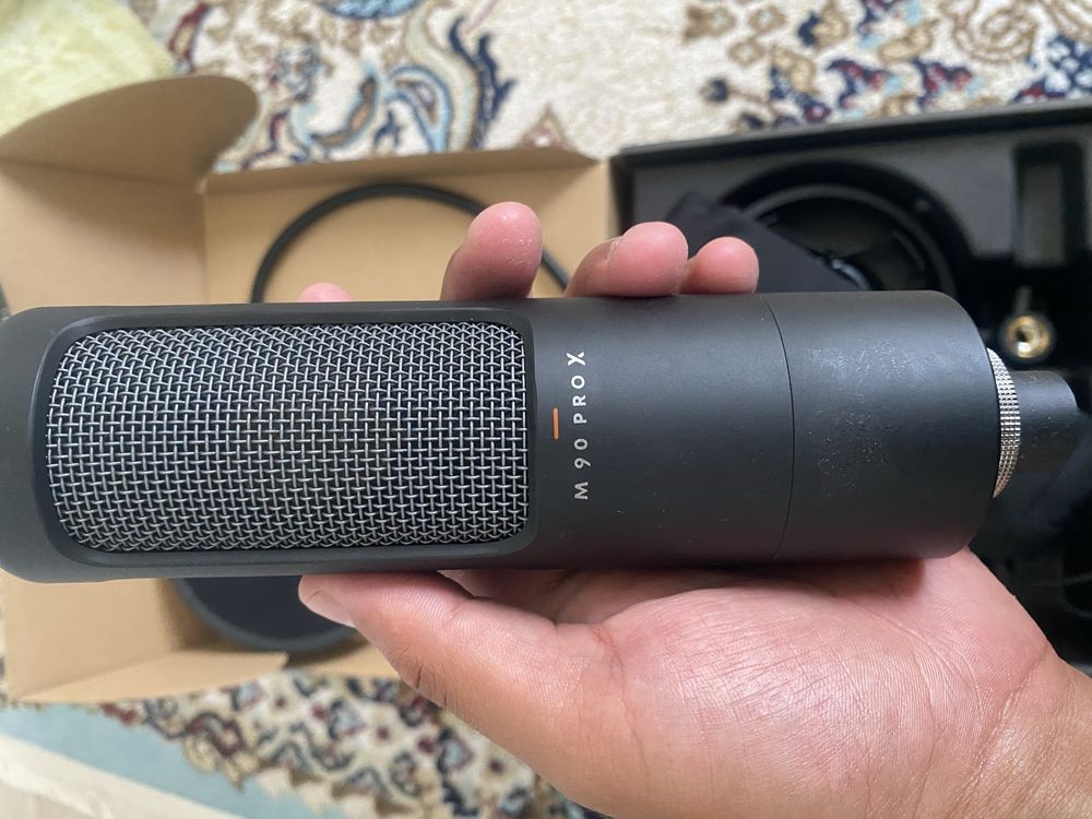 Продаю студинный микрофон beyerdynamic m90 pro x