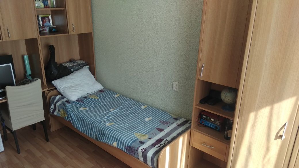 Продам гарнитур для школьника, подростка