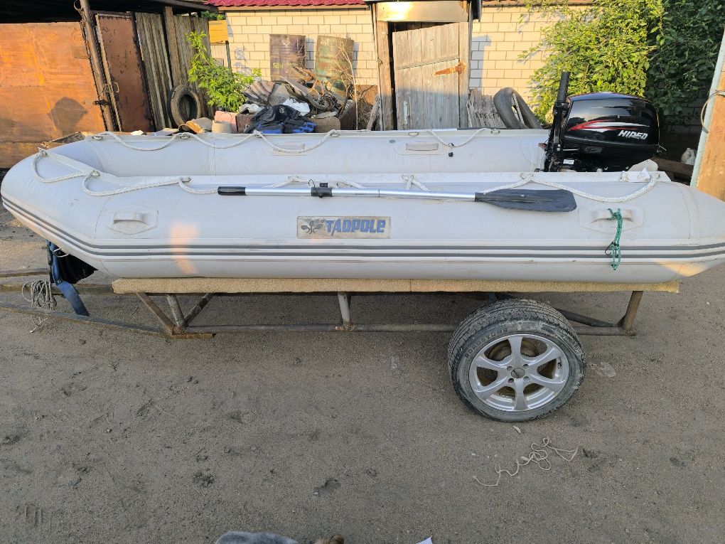 Продам Лодку 3800 ПВХ.