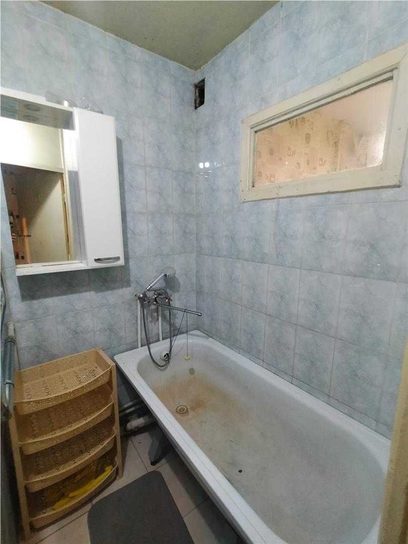 ПРОДАМ 2-х кв. пр. Строителей, р-н Восток, эт. 2/5, 44 кв.м. 1973 г/п.