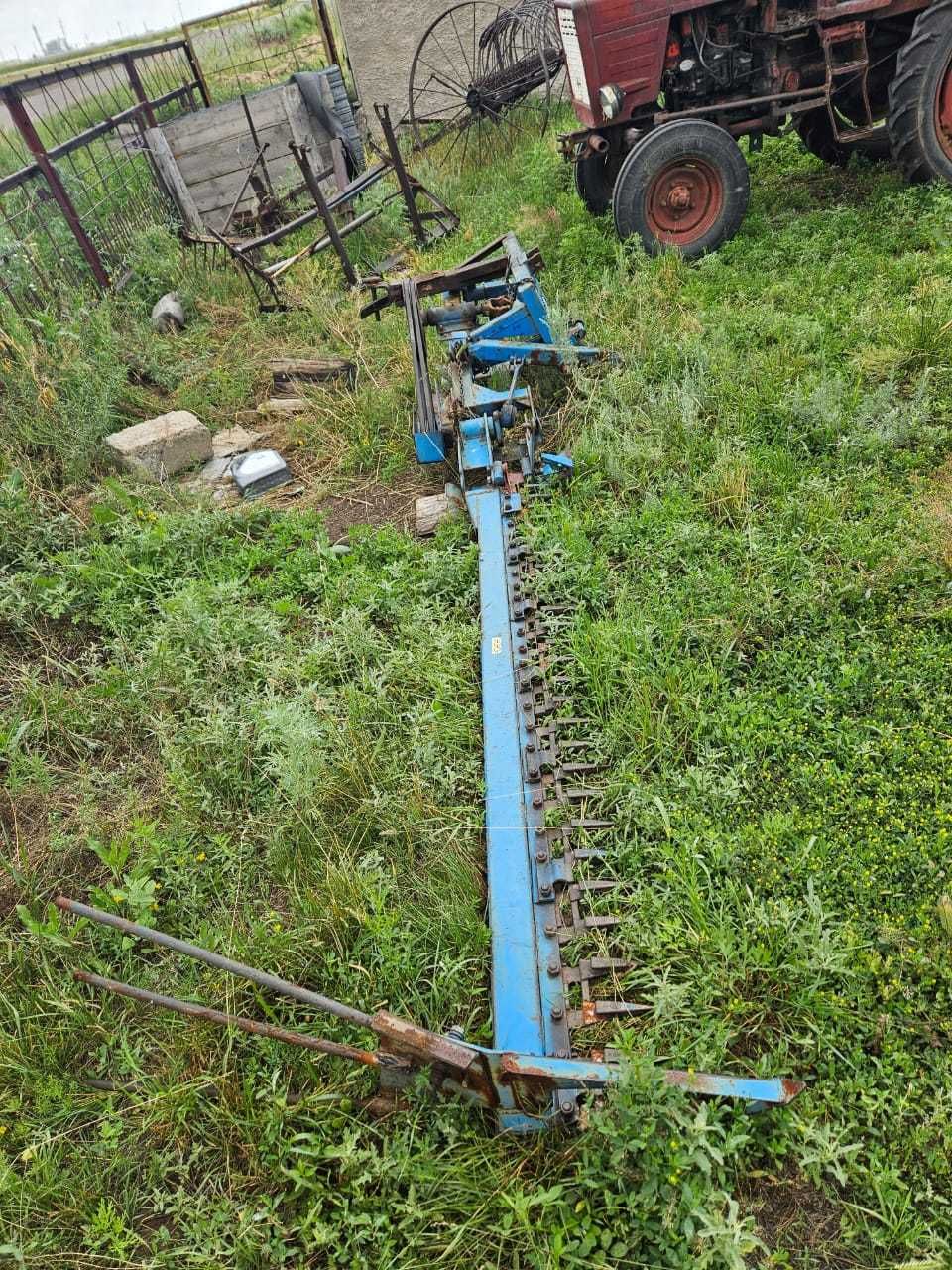 Трактор с прицепом