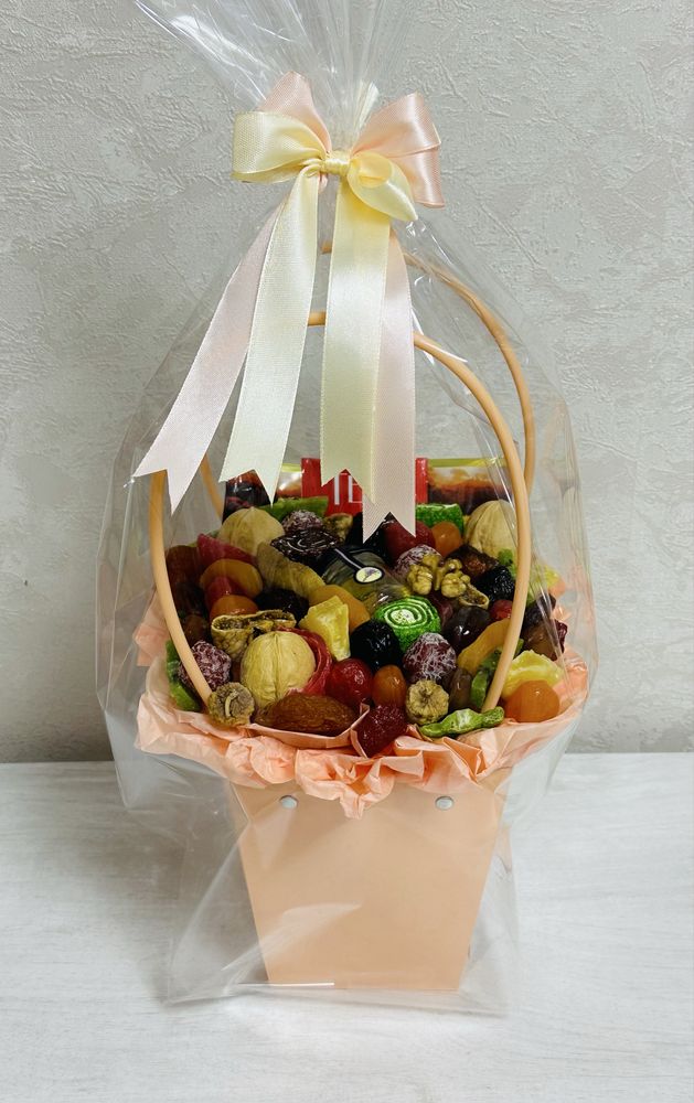 Корзинки с сухофруктами