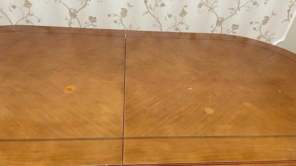Продам стол 2,6м раздвигается до 3м