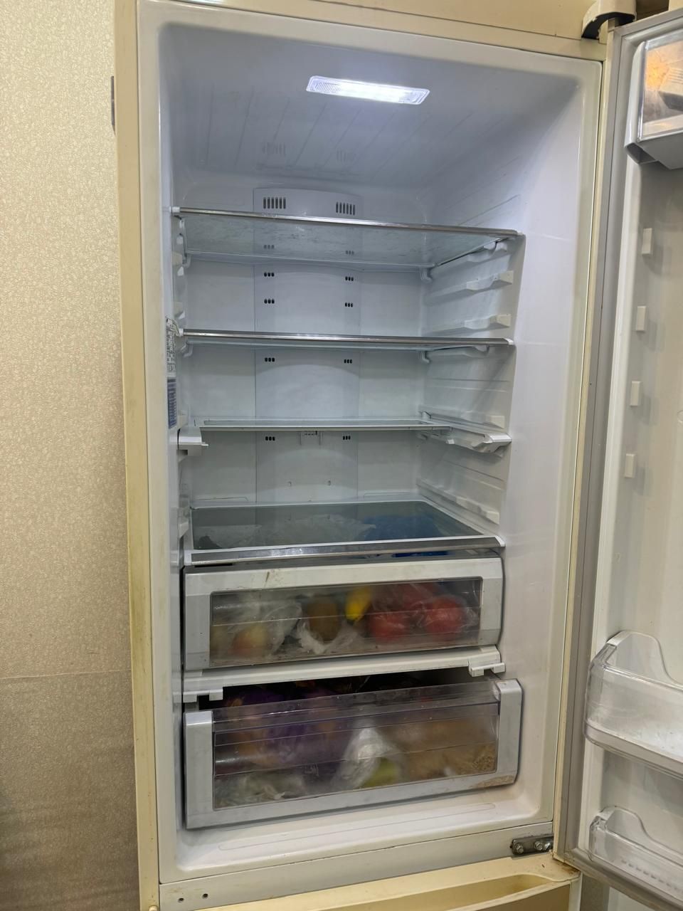 Холодильник Самсунг продается