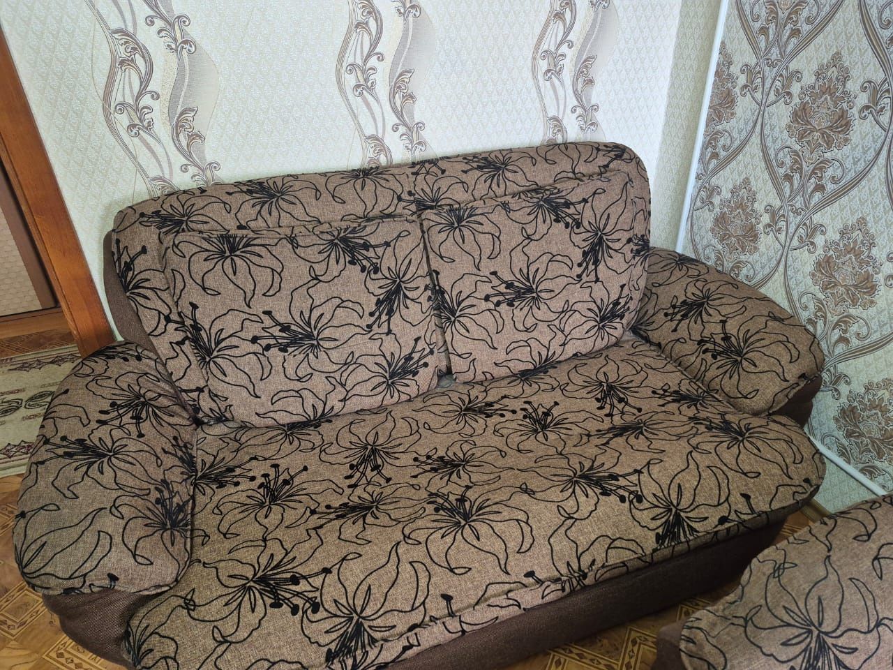 Отдам даром диван