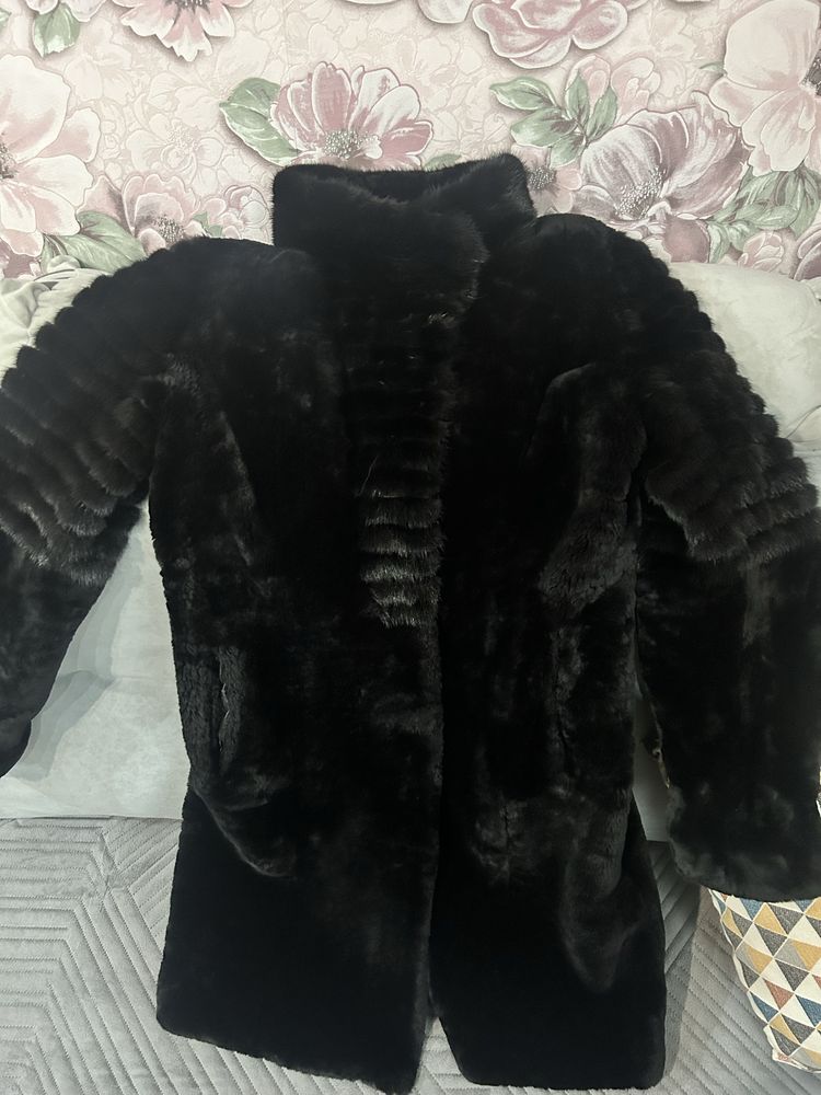 Продам шубу мутон,ворот норка