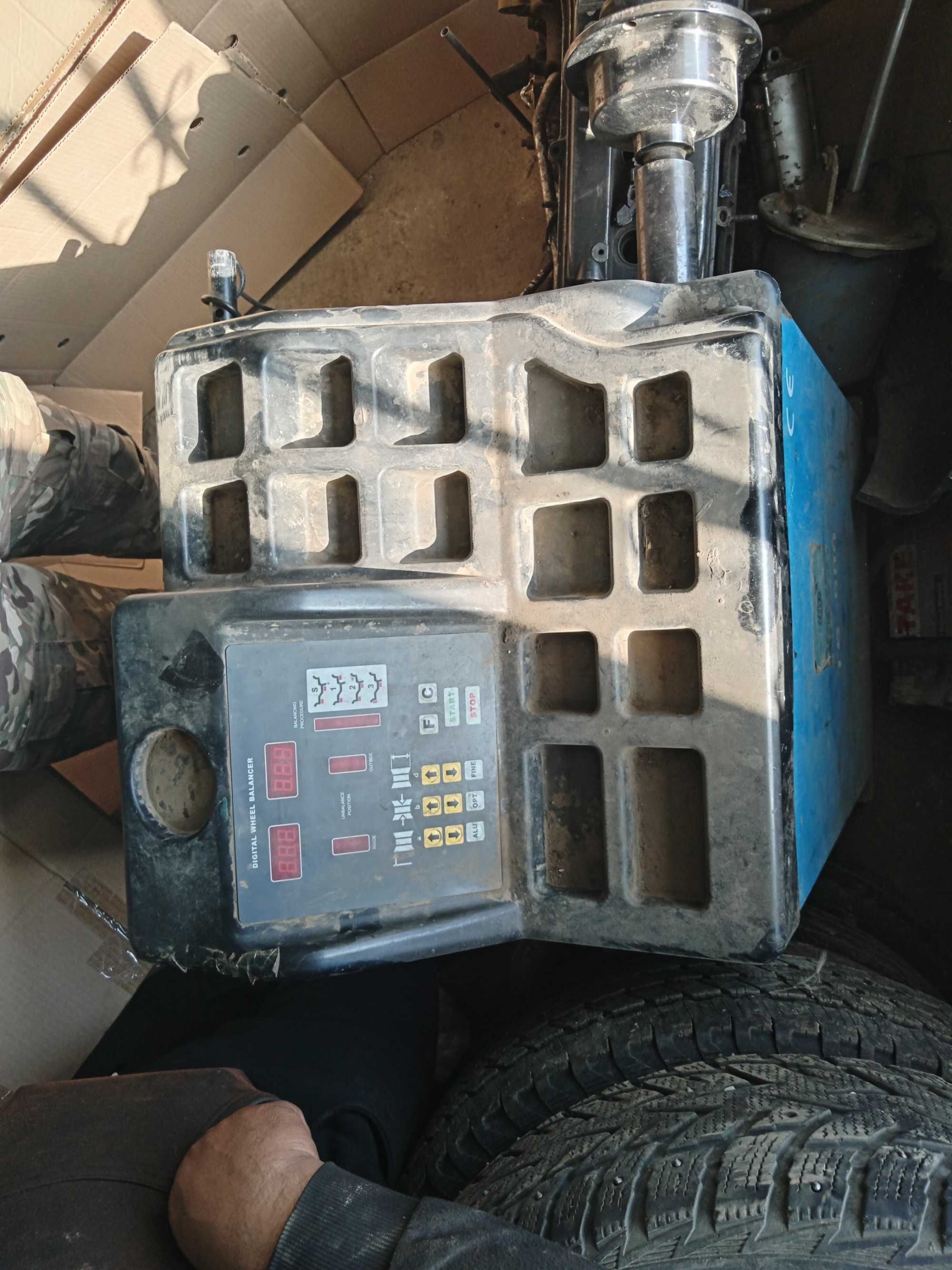 Продам балансировочный станок TS-500
