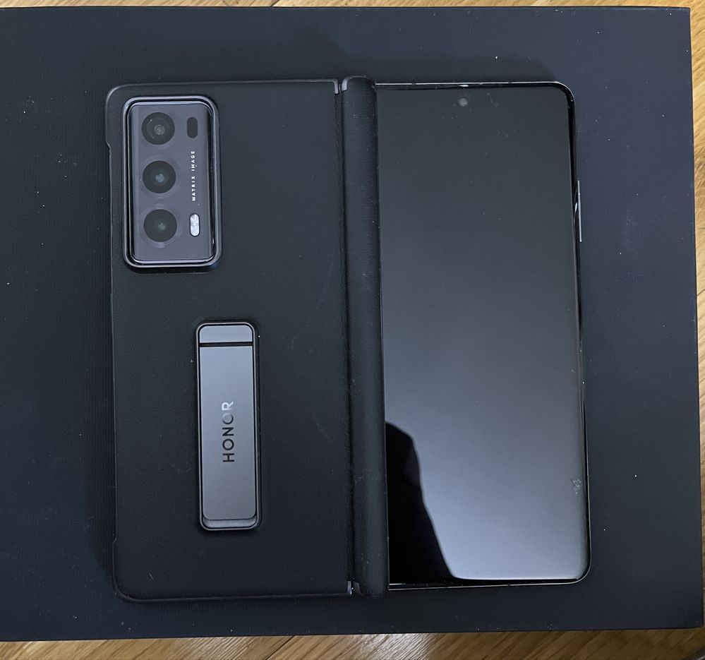 Продам смартфон Honor Magic V2