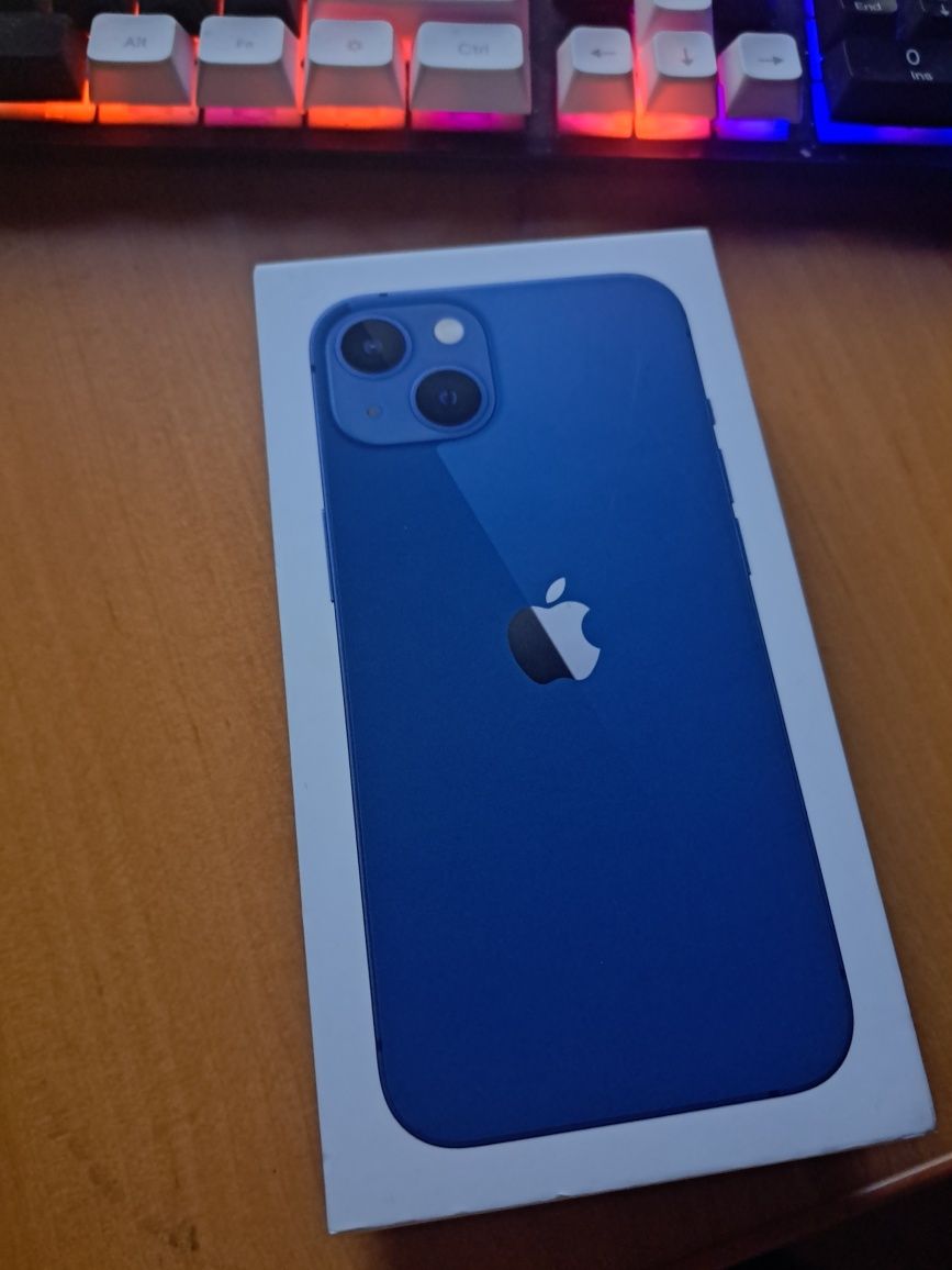 IPhone 13 в хорошем состоянии