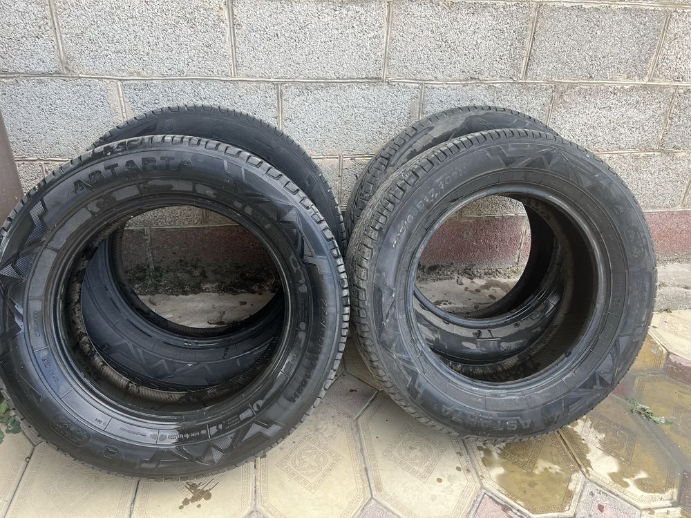 Продам летние шины от кроссовера