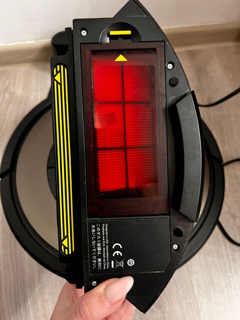 Продам IRobot Roomba 890