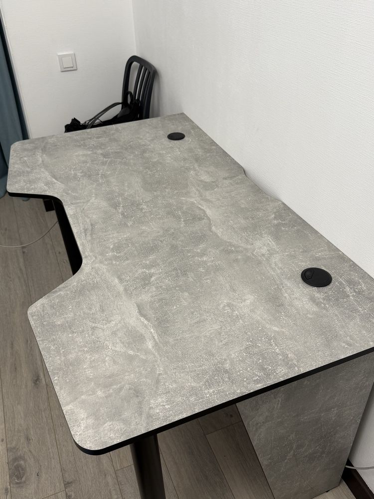 Игровой компьютерный стол, 140х83х75 см