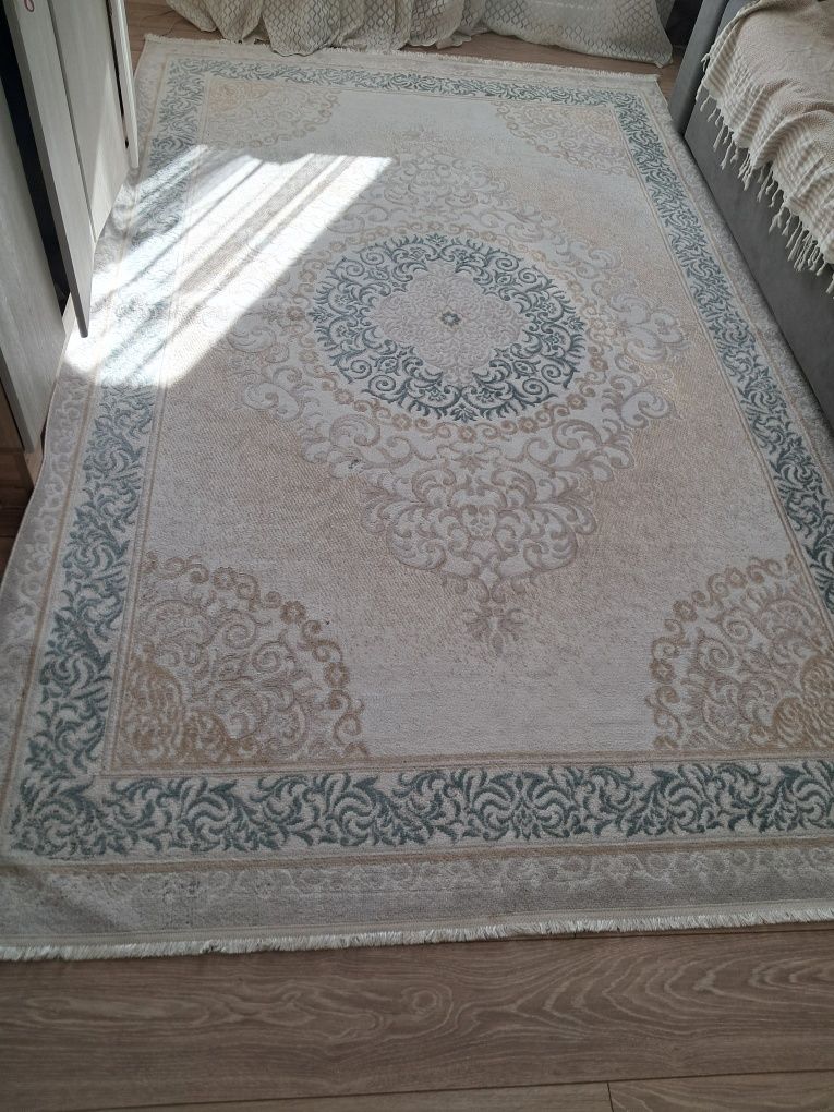 Продам ковёр 2×3