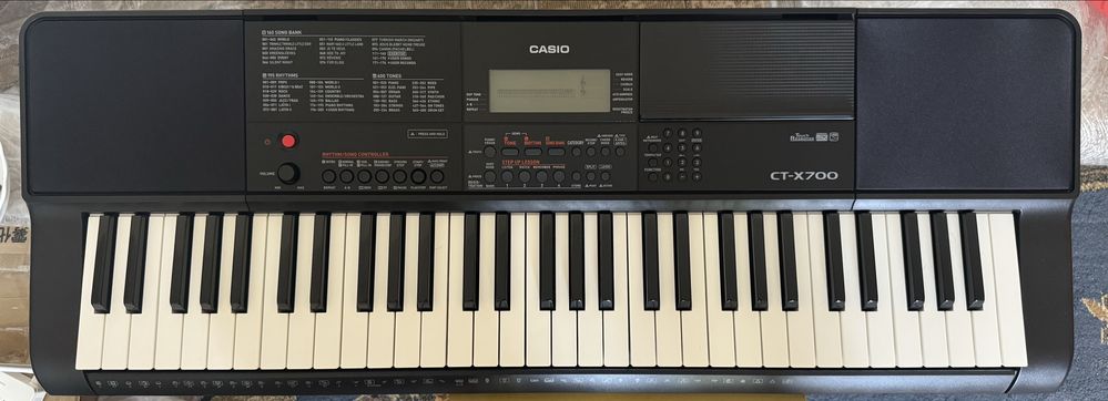 Продам синтезатор Casio CT-X700