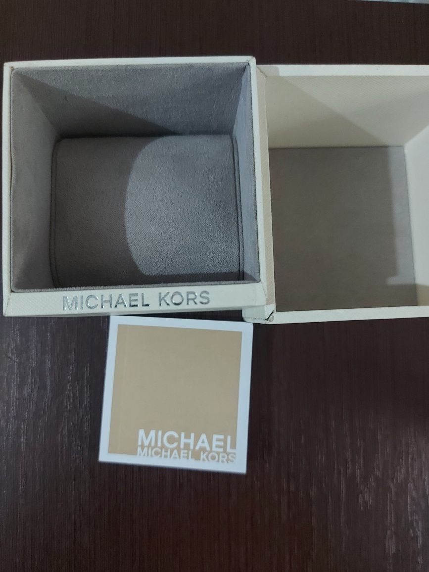 Коробочка из под часов MICHAEL KORS