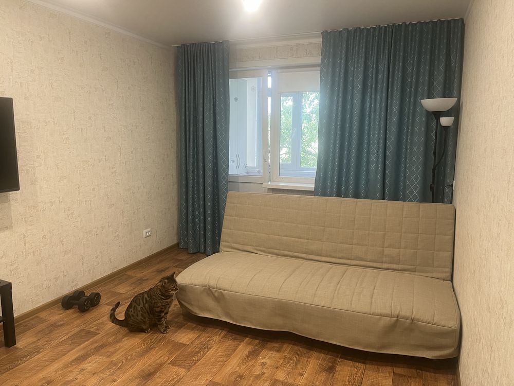 Продам квартиру центр (достык молл)