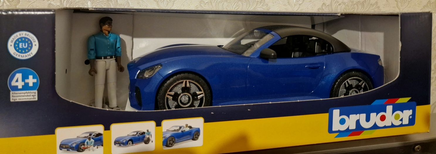 Bruder Спортивный автомобиль Roadster с водителем