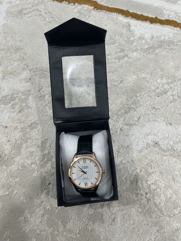 Часы наручная Срочно продам