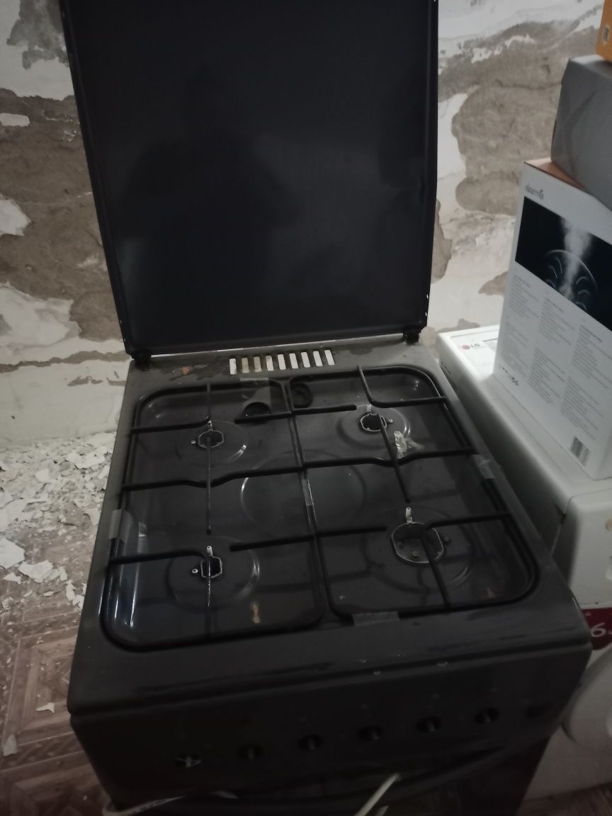 Продам газовую плиту