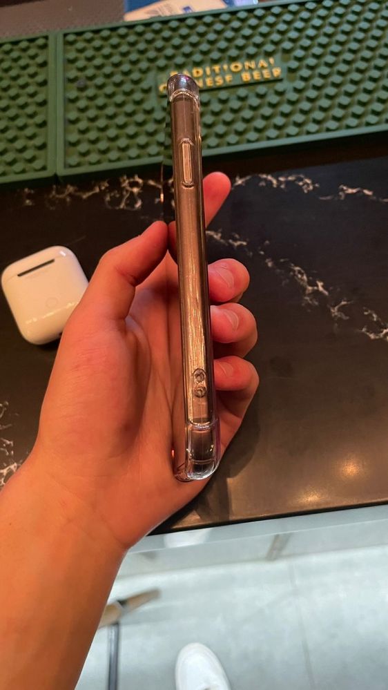 iPhone 11/Airpods 1