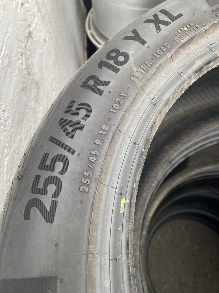 Пара летние шины 255/45/18 255/45R18 Continental.