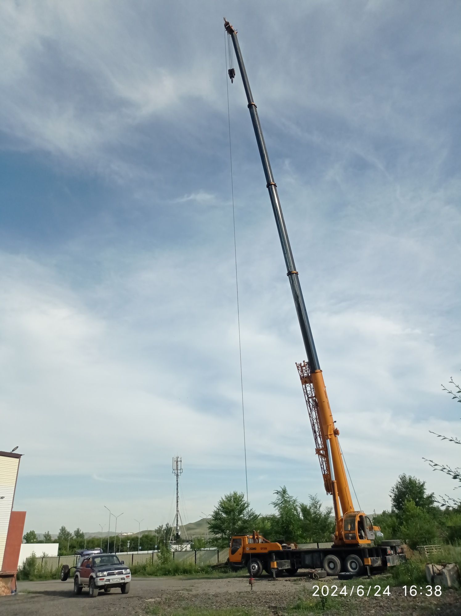 Услуги/аренда автокрана, крана! китаец 50 тонн. Китаец 25 тонн Усть Ка
