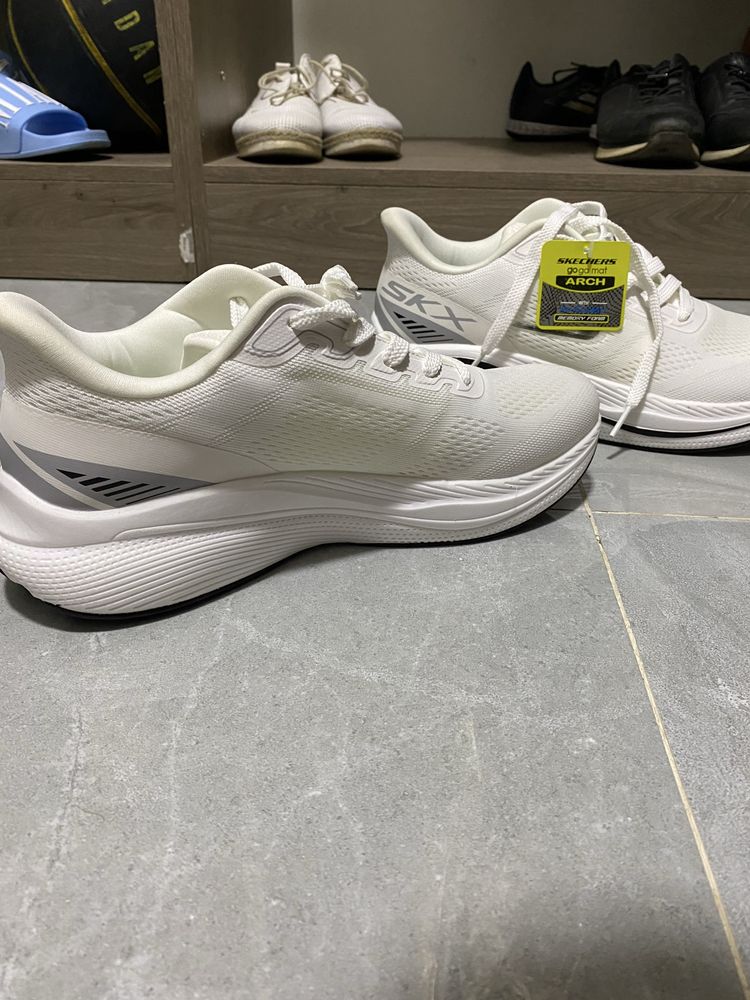 Кросовки Skechers белые