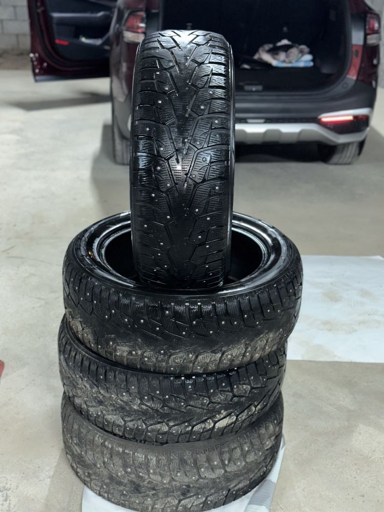 Зимние шипованные Yokohama 245/55 R19 — отличное состояние!