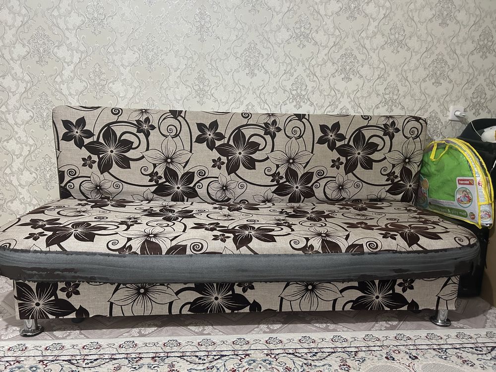 Продам диван срочно