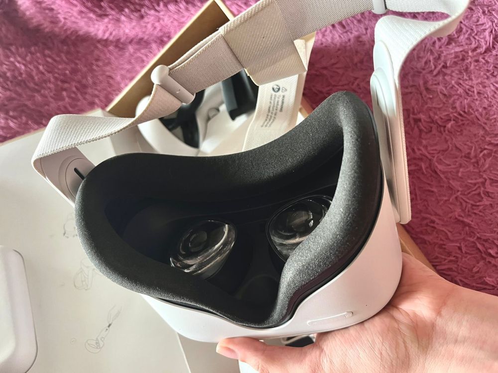 Продам очки виртуальной реальности Meta Quest 2 на 128 Гб
