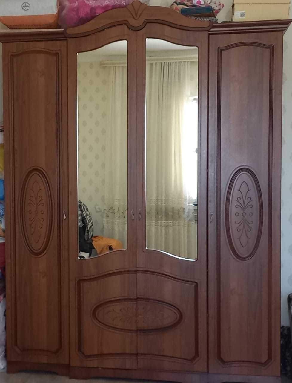 Гарнитур спальный