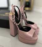 Продам босоножки Valentino оригинал