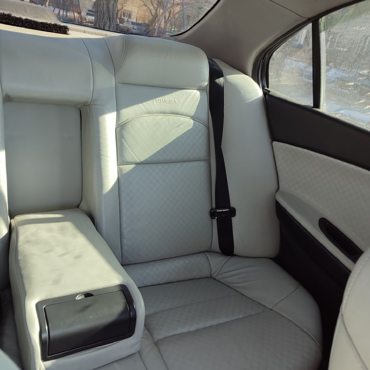 Продам Nissan Primera правый руль