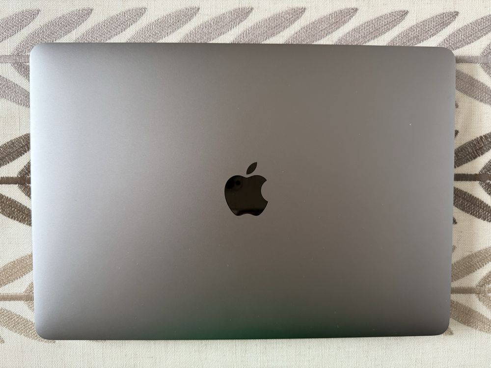 Продам MacBook Air 13
