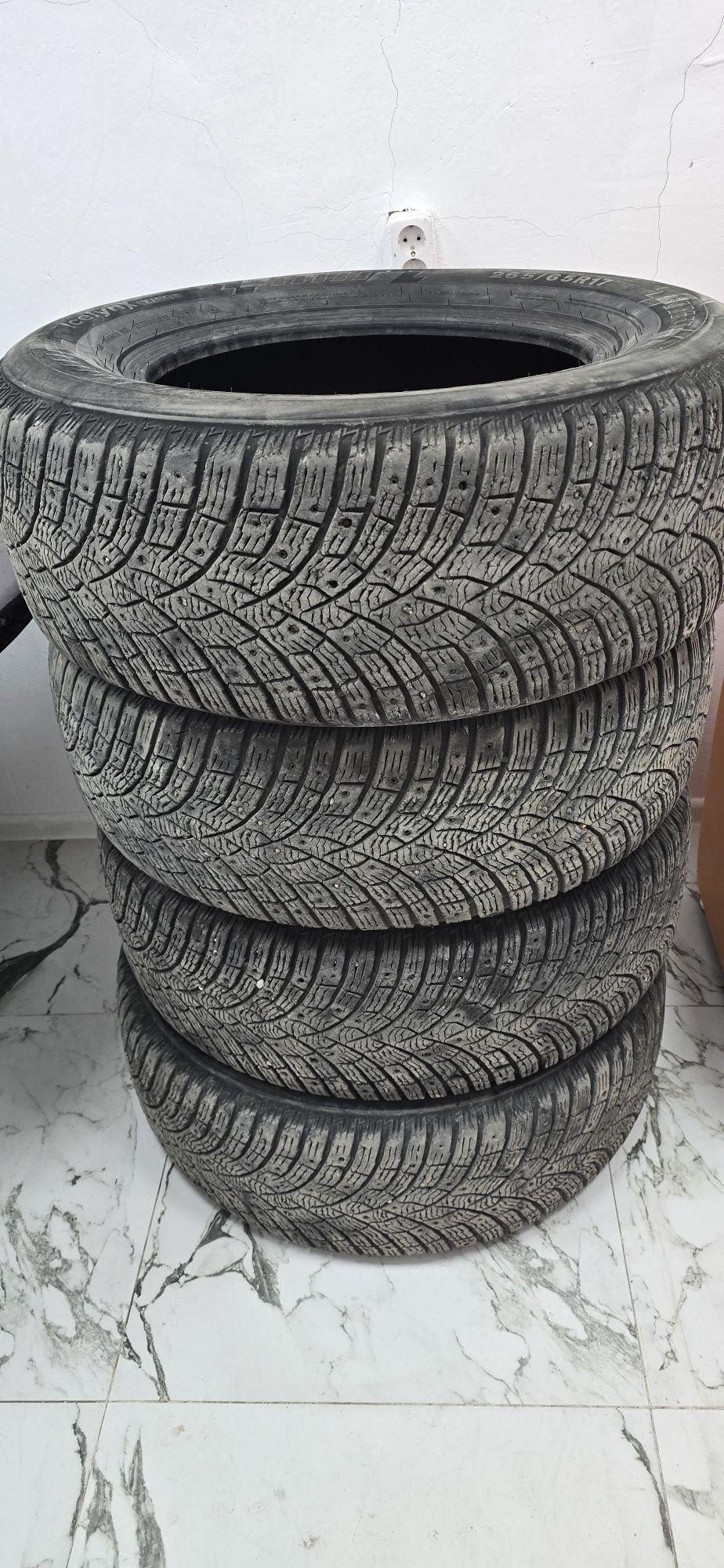 Шины зимние 265/65/17