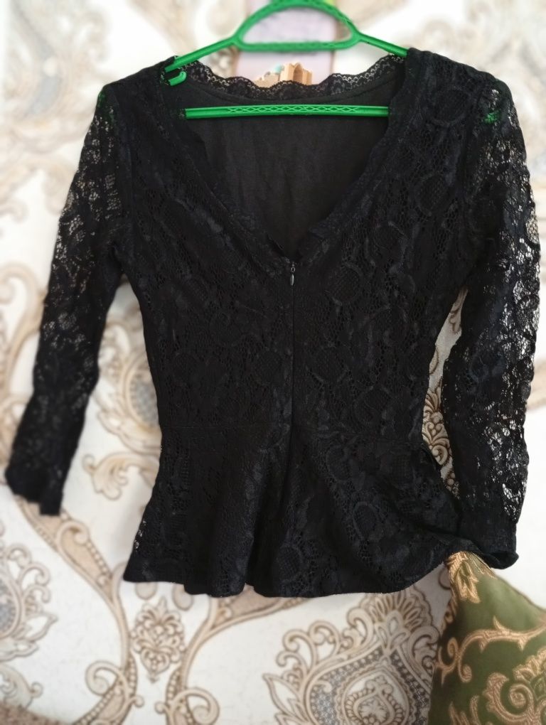 Продам топики , кофточки женские