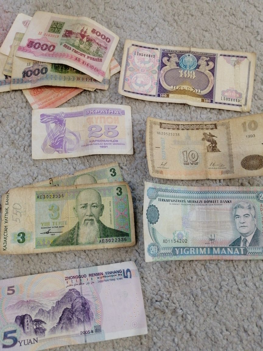 Продам монеты и боны разных стран.