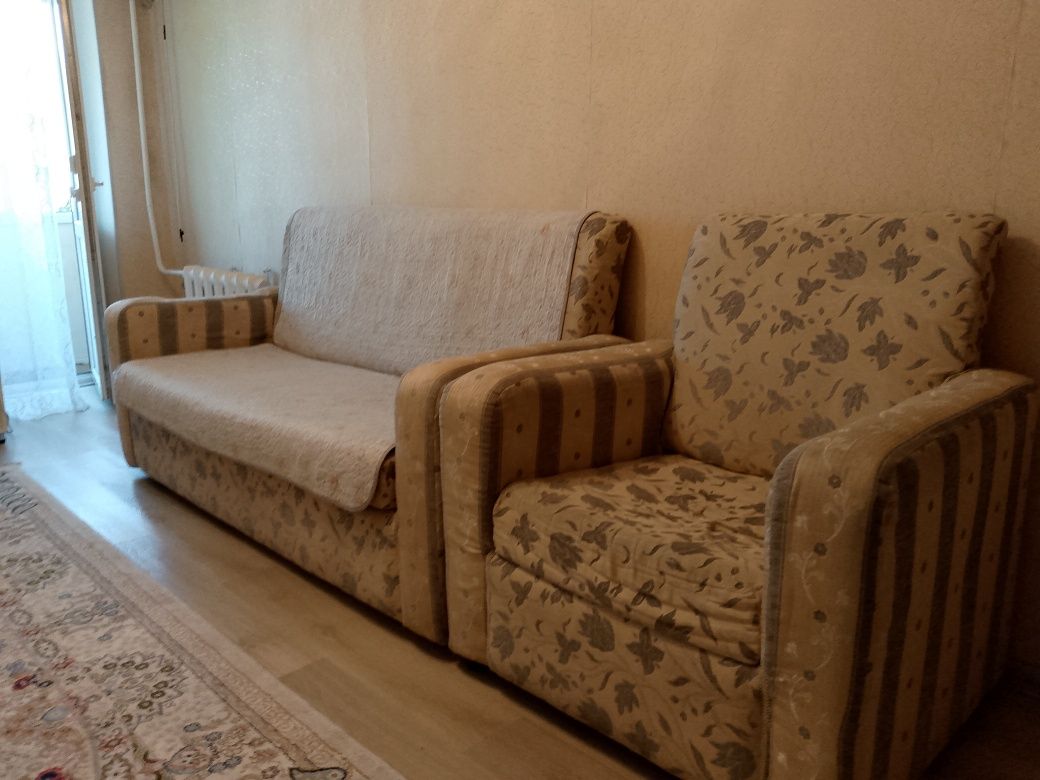 Продам диван с креслом