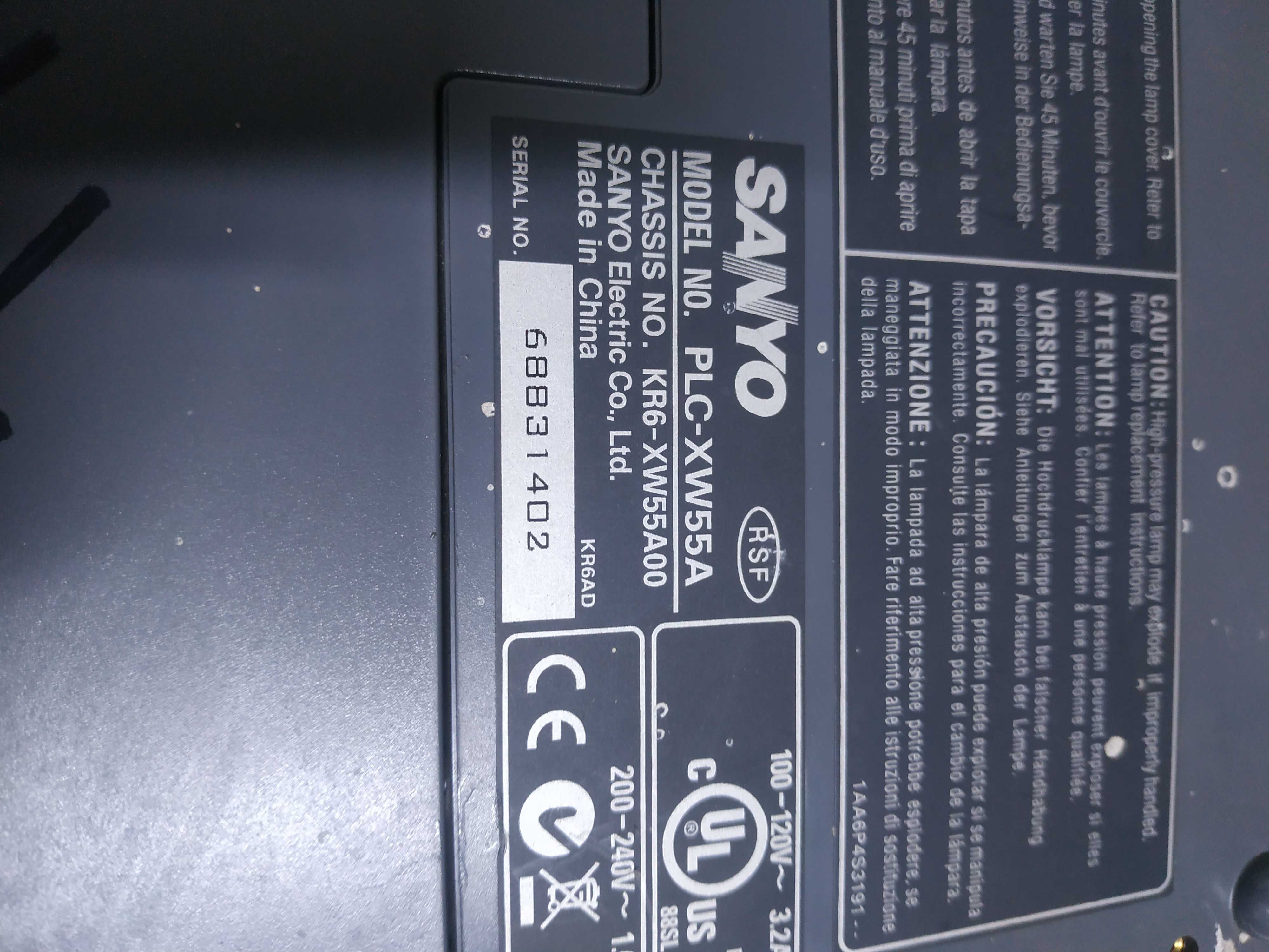 Продам проектор  sanyo