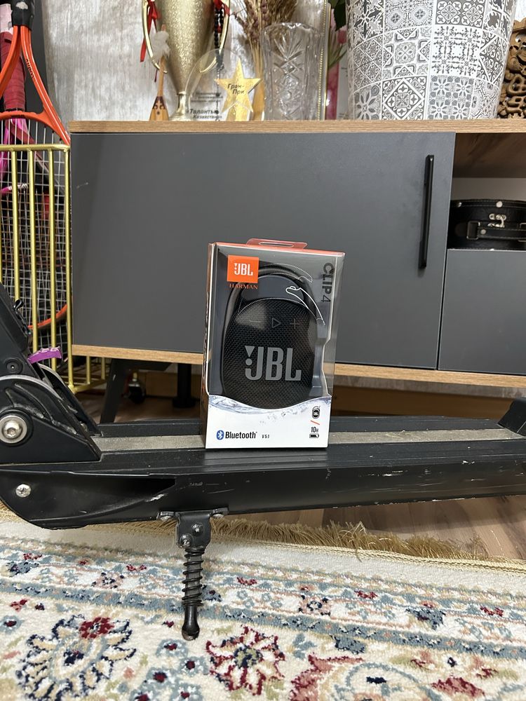 Самокат Kugoo S3+колонка JBL новая в подарок