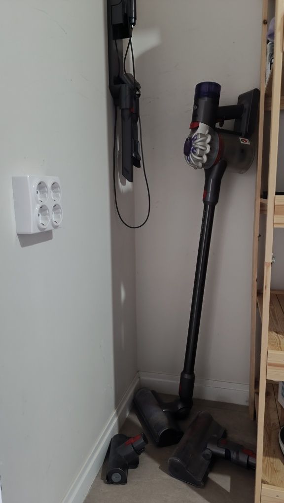 Пылесос Dyson V8 absolute gray