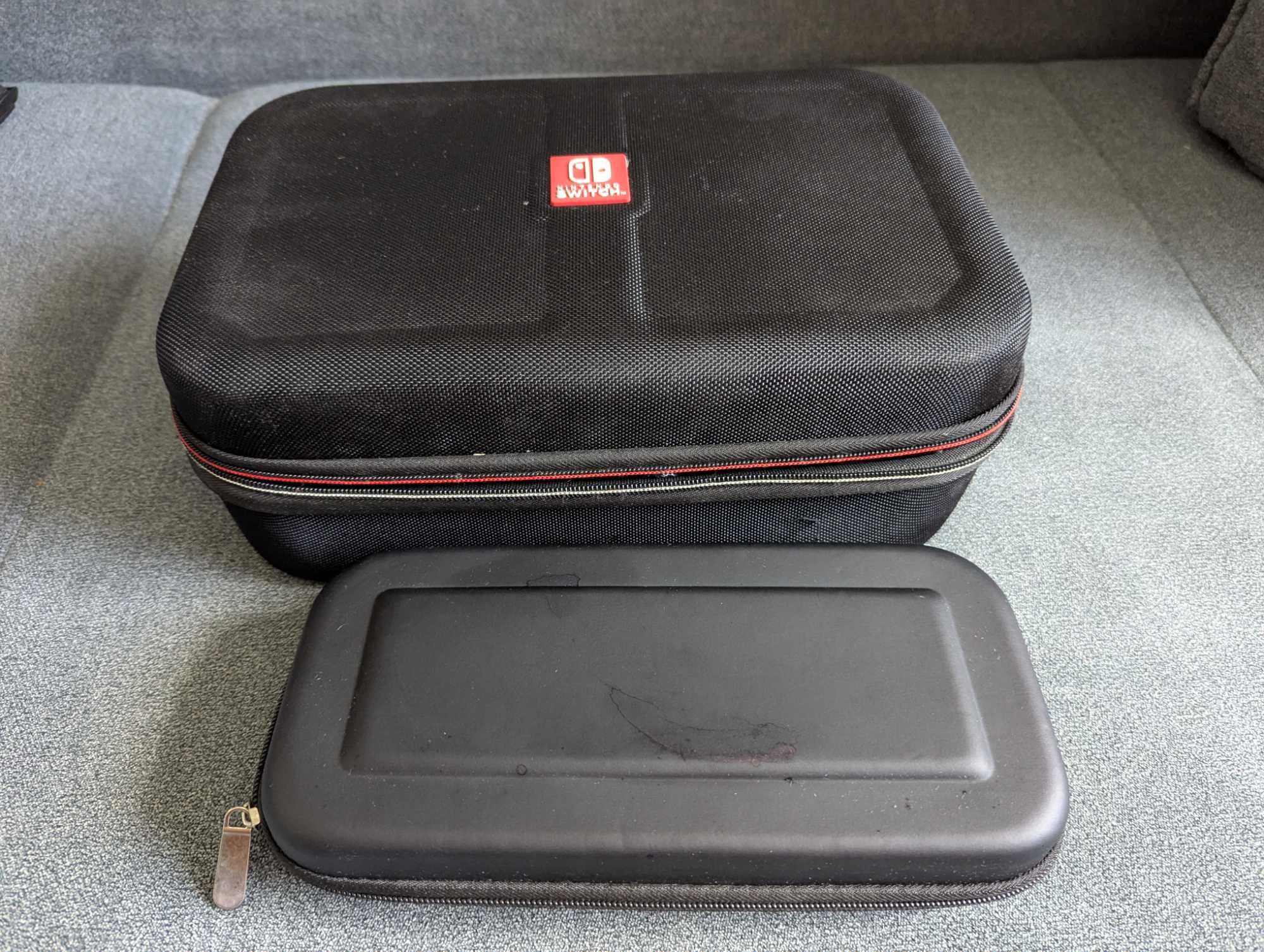 Nintendo Switch с сумками